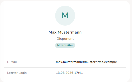 Profilkarte mit Name, Funktion, Typ-Badge, E-Mail und letztem Login